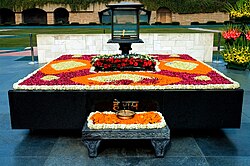 Imagen ilustrativa de Raj Ghat: El Memorial de Mahatma Gandhi en Nueva Delhi