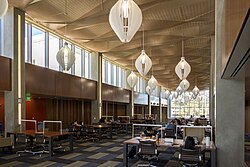 Interior de la biblioteca principal