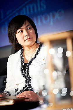 Hua Chunying en rueda de prensa