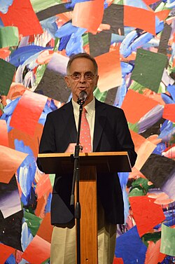 Referencia a Robert Con Davis-Undiano