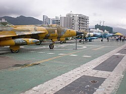 Nanchang Q-5 en exhibición