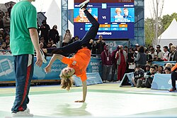 Imagen ilustrativa de Breakdancing: Historia, Estilos y Evolución del Breaking