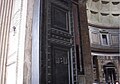 Detalle exterior de las puertas