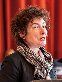 Imagen ilustrativa de Jeanette Winterson: Vida y Obra de la Novelista Inglesa