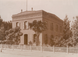 Biblioteca Bancroft (c. 1890) en 1538 Valencia Street